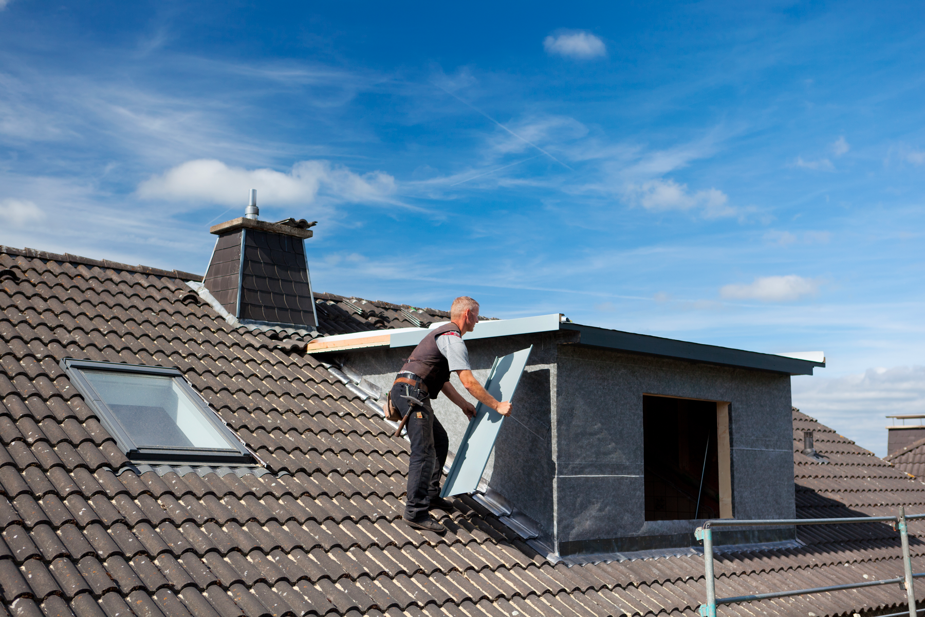 Toiture : faut-il réparer ou refaire le toit ? Conseils
